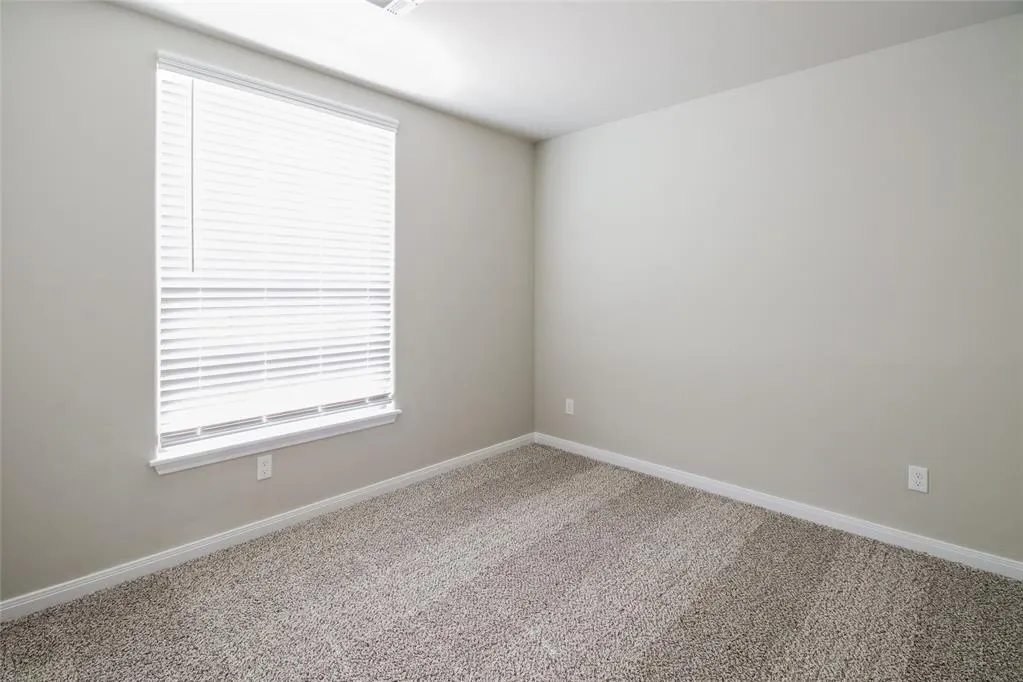 Photo 12 — 421 St James Place, Newcastle, OK 73065