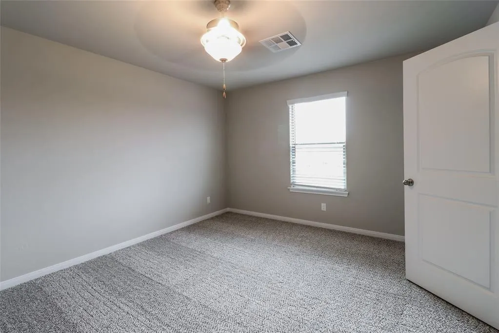 Photo 13 — 421 St James Place, Newcastle, OK 73065