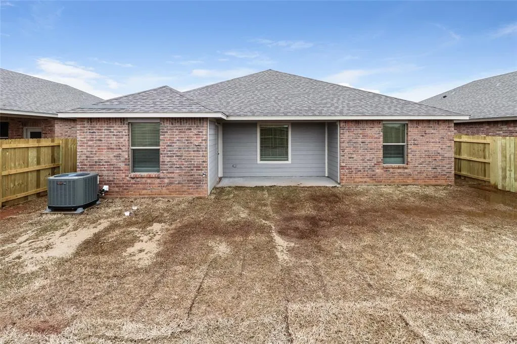 Photo 16 — 421 St James Place, Newcastle, OK 73065