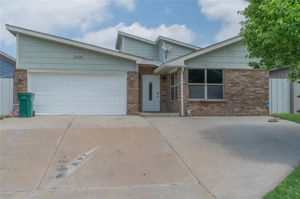 Front exterior — 1217 SW 18th Street, Oklahoma City, OK 73109