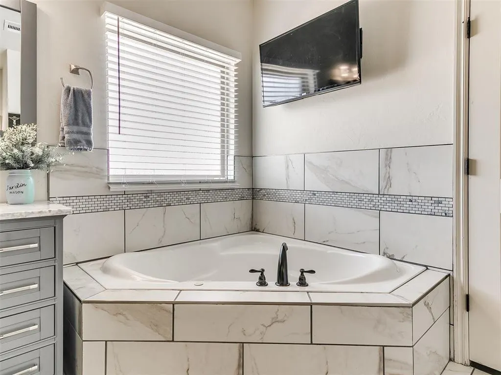 Photo 27 — 14616 Almond Valley Drive, Oklahoma City, OK 73165