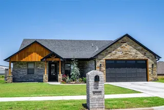 Sold home at 8725 NW Kensington Place