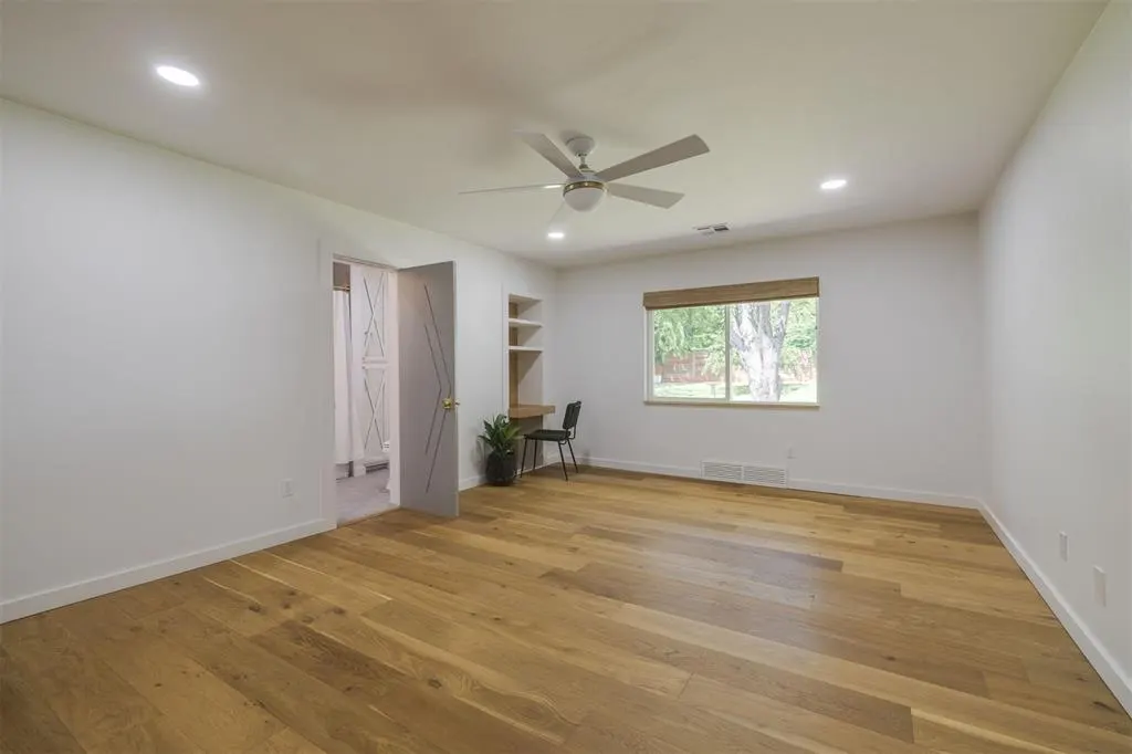 Photo 24 — 8015 Glenwood Avenue, Oklahoma City, OK 73114