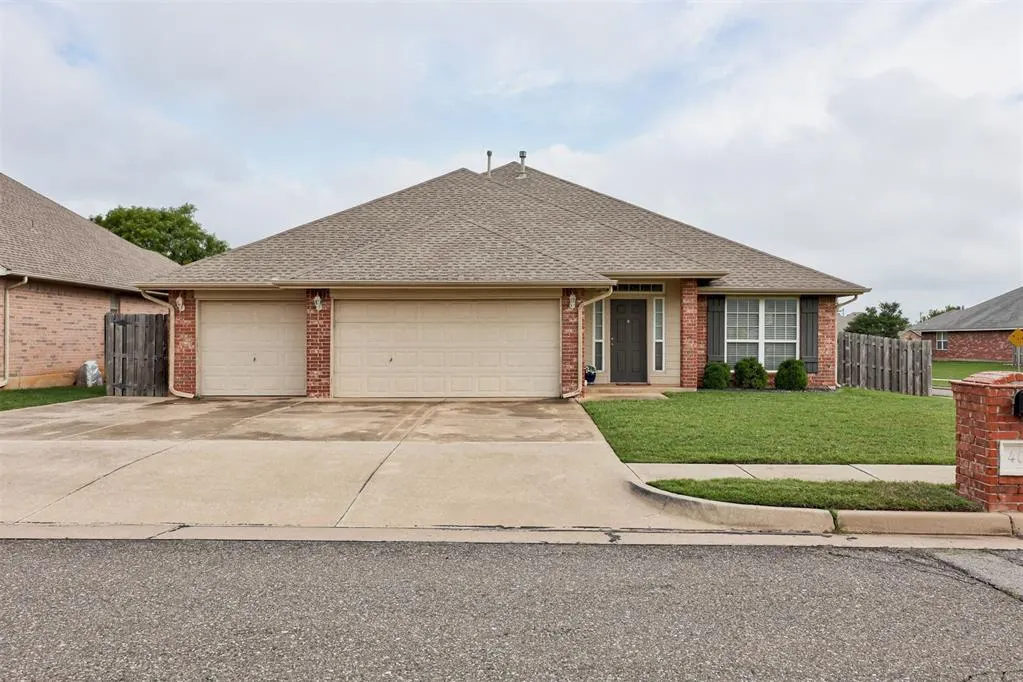 Photo 4 — 405 Bright Angel Trail, Edmond, OK 73003