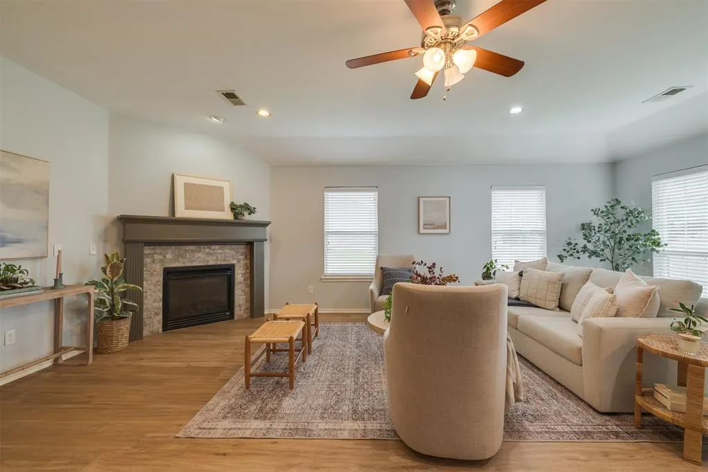 Photo 3 — 405 Bright Angel Trail, Edmond, OK 73003