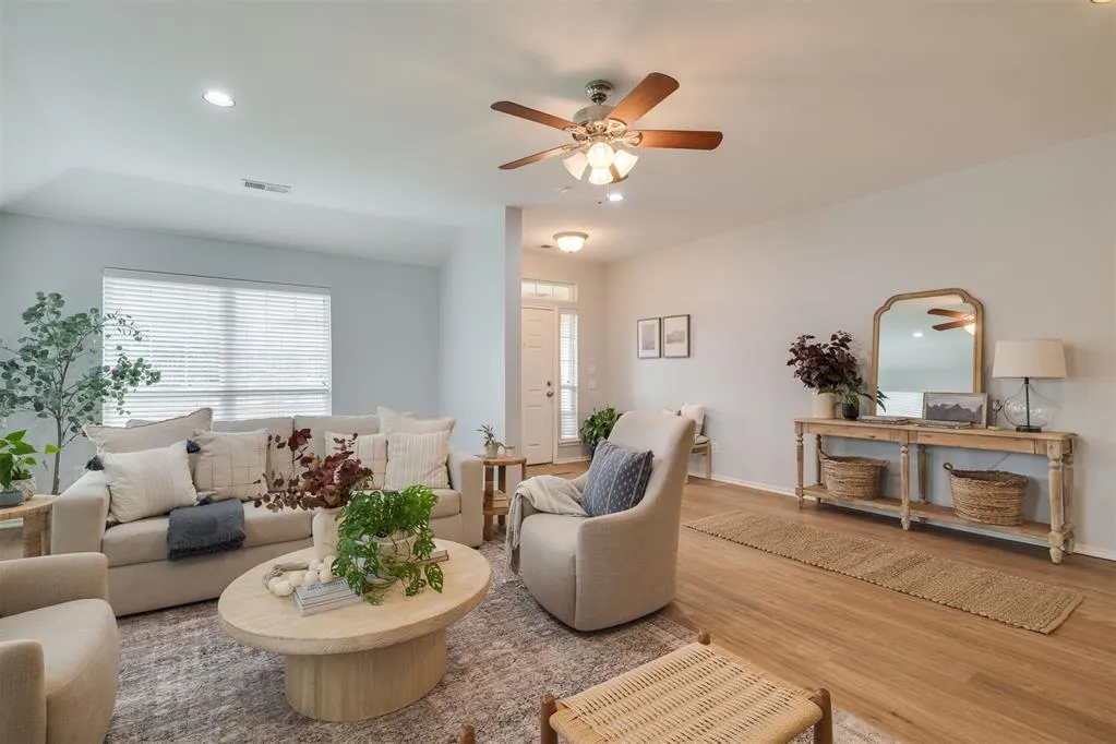 Front exterior — 405 Bright Angel Trail, Edmond, OK 73003