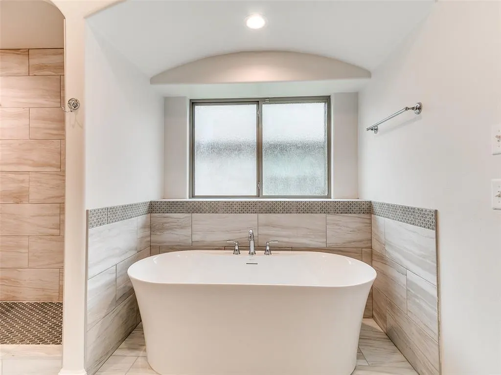 Photo 38 — 14613 Brantwood Circle, Oklahoma City, OK 73142