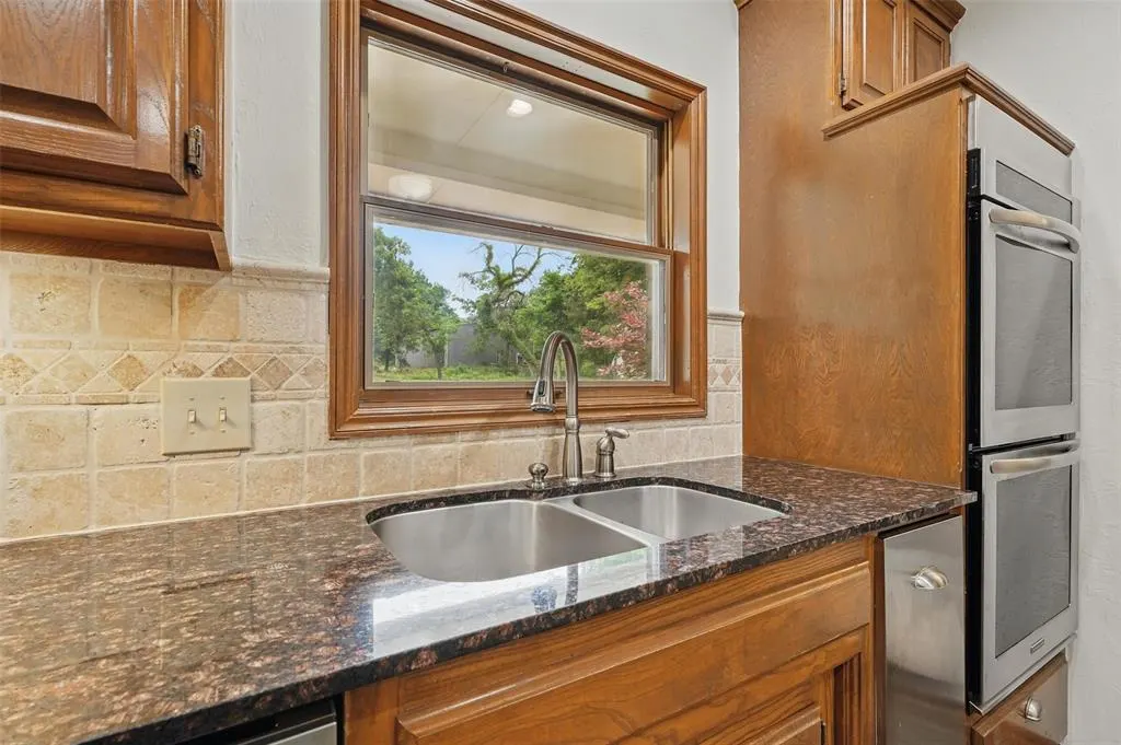 Photo 17 — 2108 Woodhill Road, Edmond, OK 73025