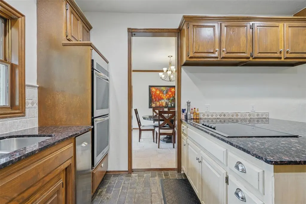 Photo 18 — 2108 Woodhill Road, Edmond, OK 73025