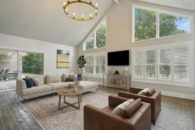 Photo 3 — 2108 Woodhill Road, Edmond, OK 73025