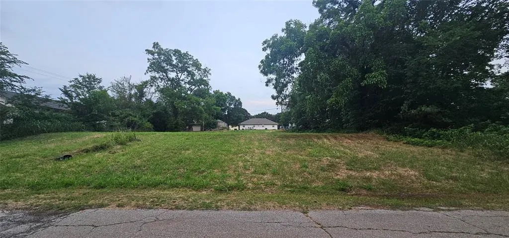 Front exterior — 606 Elm Avenue, Wellston, OK 74881
