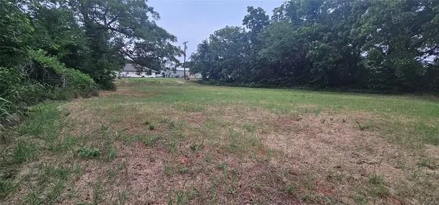 Photo 2 — 606 Elm Avenue, Wellston, OK 74881