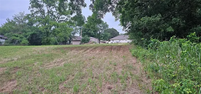 Photo 3 — 606 Elm Avenue, Wellston, OK 74881