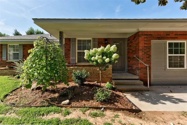 Front exterior — 1202 Windsor Way, Norman, OK 73069