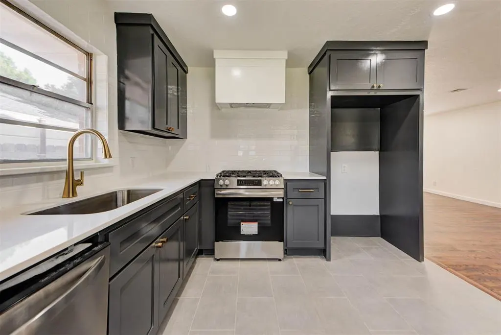 Photo 14 — 1202 Windsor Way, Norman, OK 73069