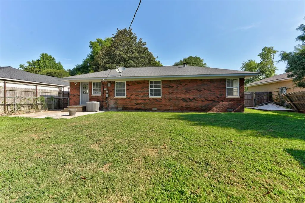 Photo 33 — 1202 Windsor Way, Norman, OK 73069