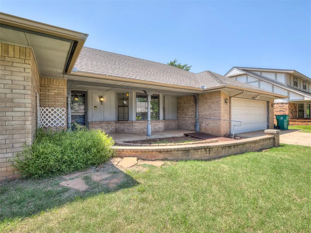 Photo 2 — 11713 TETON Road, Oklahoma City, OK 73162