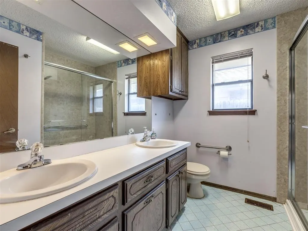 Photo 16 — 11713 TETON Road, Oklahoma City, OK 73162
