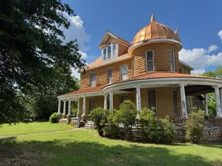 Sold home at 223 W Seminole Avenue