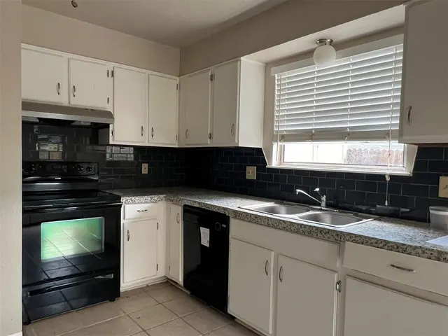 Photo 7 — 9648 Hefner Village Boulevard, Oklahoma City, OK 73162