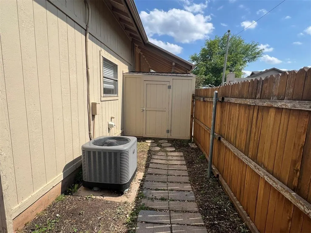 Photo 11 — 9648 Hefner Village Boulevard, Oklahoma City, OK 73162
