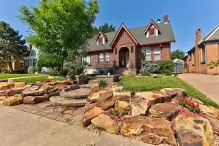 Sold home at 2113 N Gatewood Avenue
