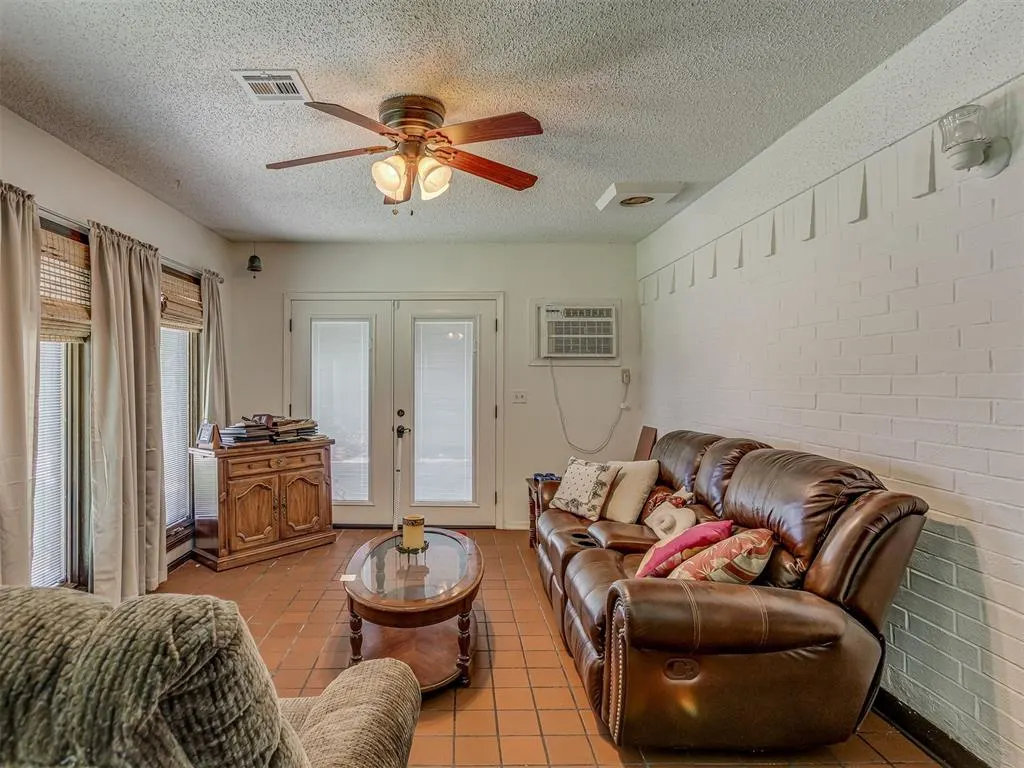Photo 19 — 218 S 5th Avenue, Stroud, OK 74079