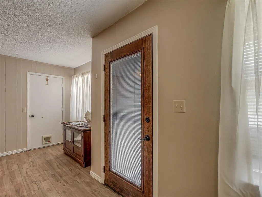 Photo 5 — 218 S 5th Avenue, Stroud, OK 74079