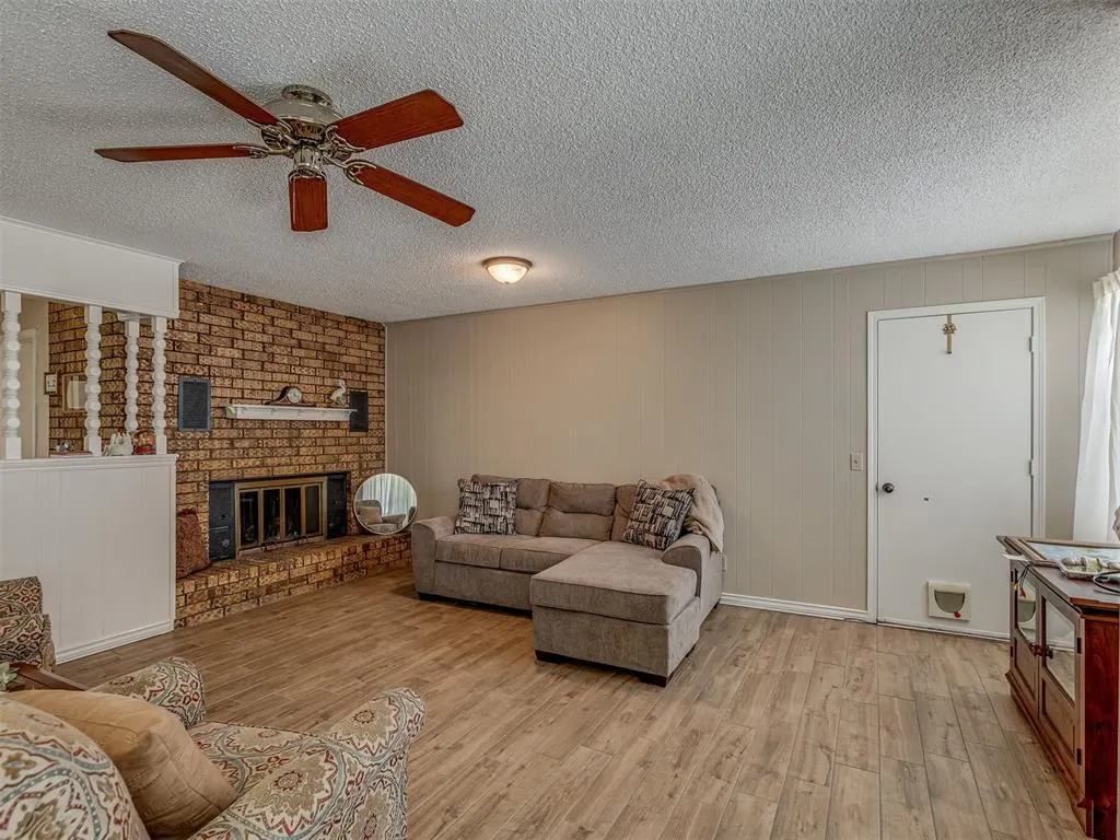 Photo 6 — 218 S 5th Avenue, Stroud, OK 74079