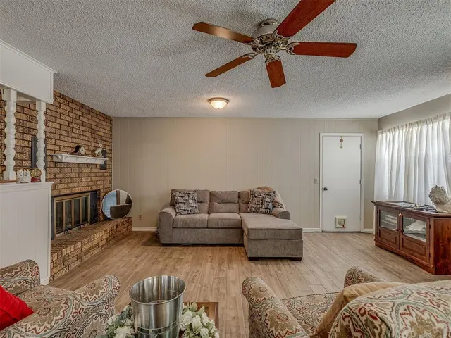 Photo 7 — 218 S 5th Avenue, Stroud, OK 74079