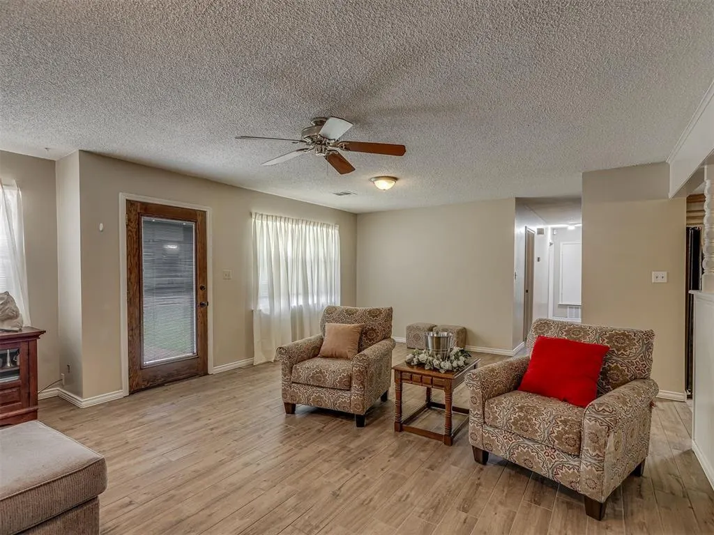 Photo 9 — 218 S 5th Avenue, Stroud, OK 74079