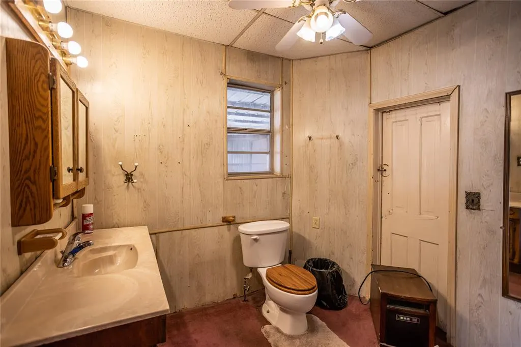 Photo 8 — 607 E C Street, Arapaho, OK 73620