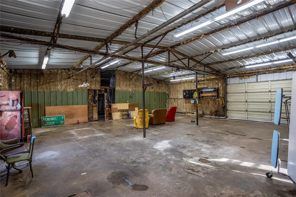 Photo 16 — 607 E C Street, Arapaho, OK 73620
