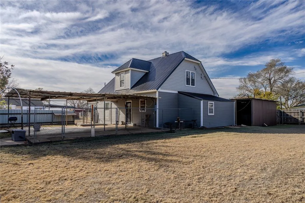 Photo 19 — 607 E C Street, Arapaho, OK 73620