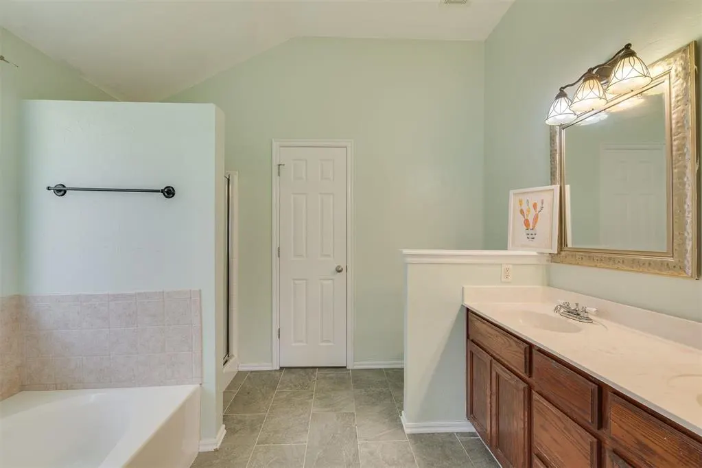 Photo 8 — 5600 Darla Drive, Oklahoma City, OK 73135