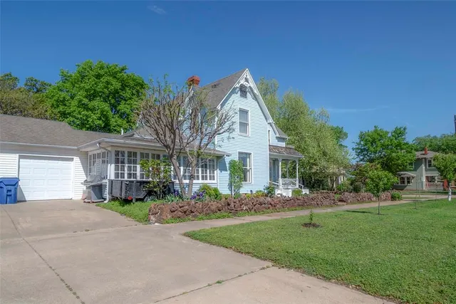 Photo 3 — 201 W 8th Street, Chandler, OK 74834