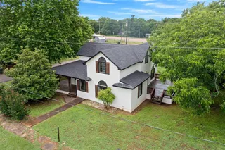 Sold home at 202 W Boston Street