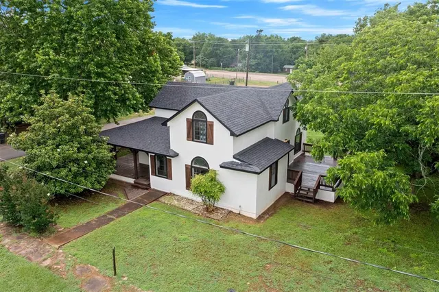Front exterior — 202 W Boston Street, Fort Towson, OK 74735
