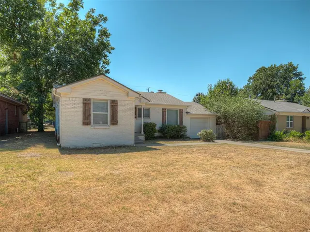 Photo 2 — 1414 Oxford Way, The Village, OK 73120