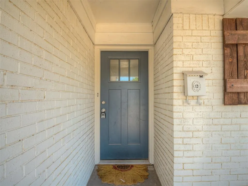 Photo 5 — 1414 Oxford Way, The Village, OK 73120