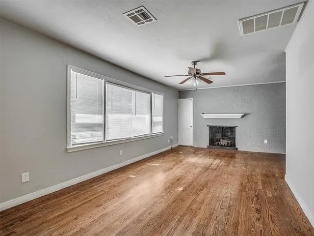 Photo 7 — 1414 Oxford Way, The Village, OK 73120