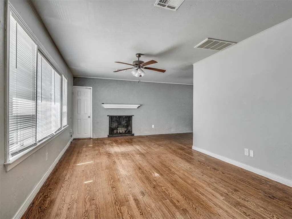Photo 9 — 1414 Oxford Way, The Village, OK 73120