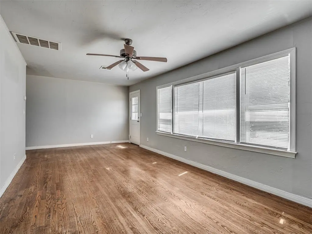 Photo 12 — 1414 Oxford Way, The Village, OK 73120