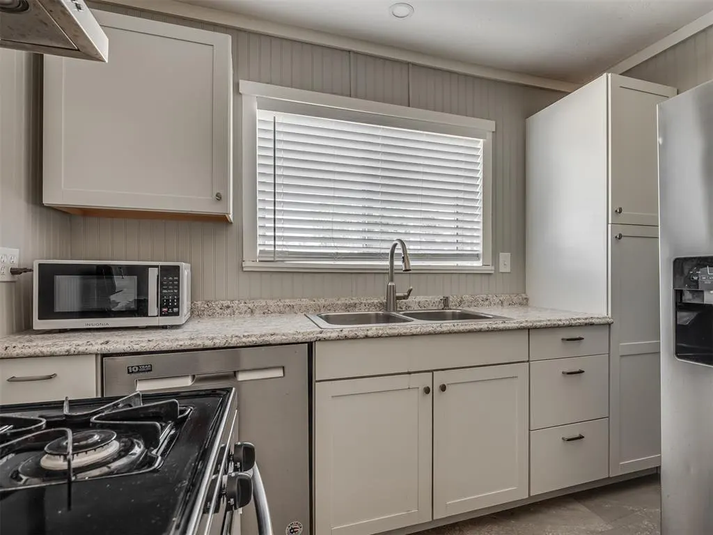 Photo 17 — 1414 Oxford Way, The Village, OK 73120