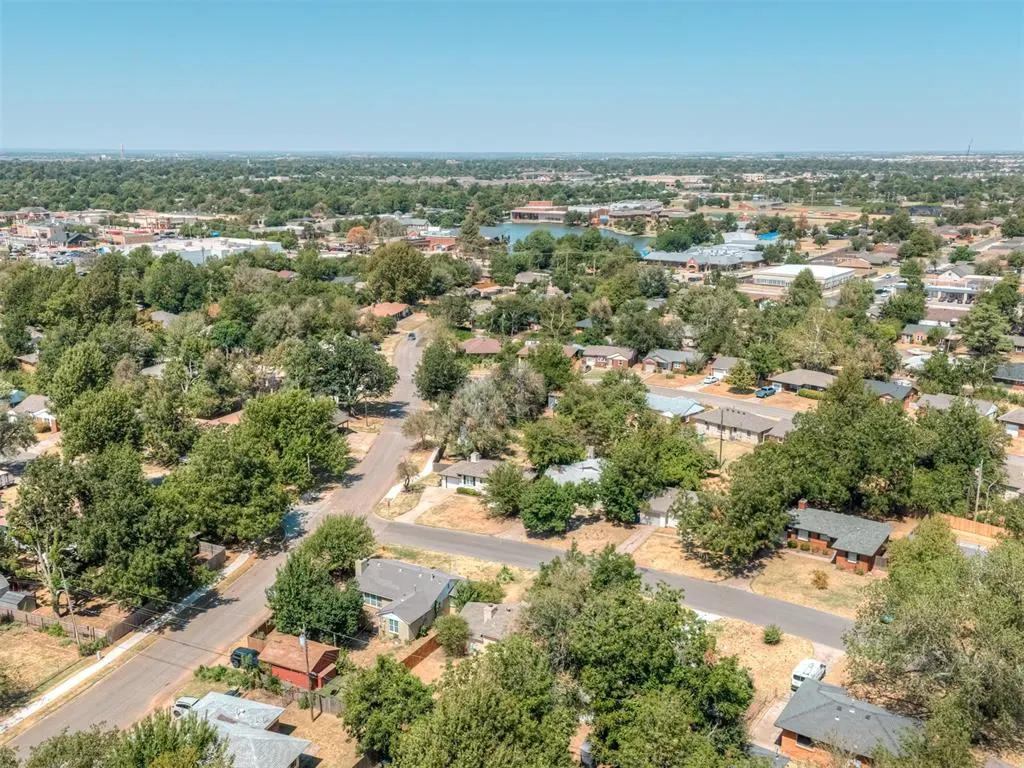 Photo 43 — 1414 Oxford Way, The Village, OK 73120
