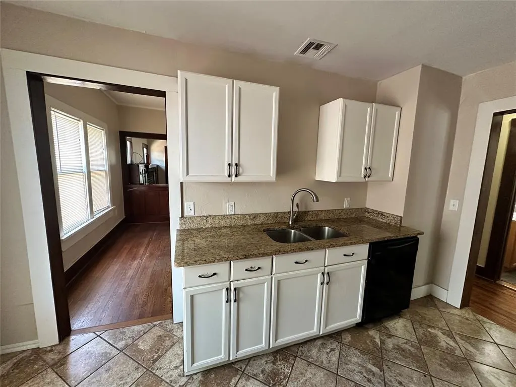 Photo 18 — 746 S Jenkins Avenue, Norman, OK 73069