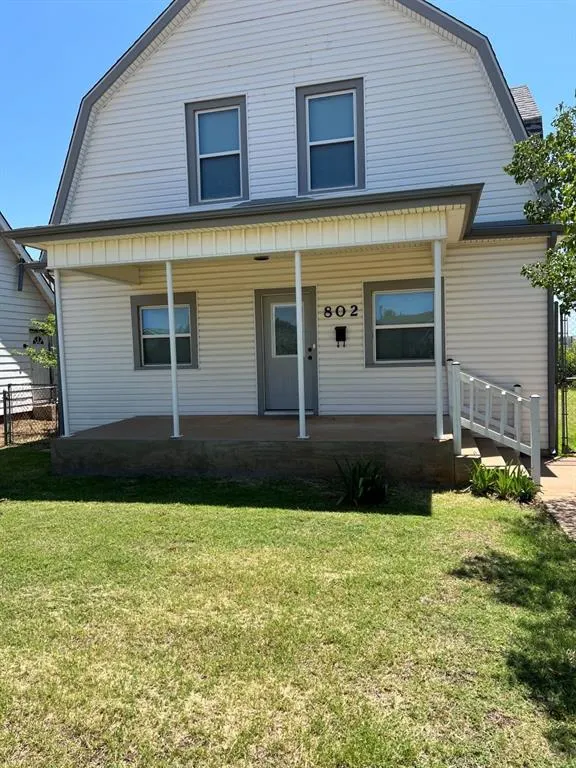 Front exterior — 802 N Hudson Street, Altus, OK 73521