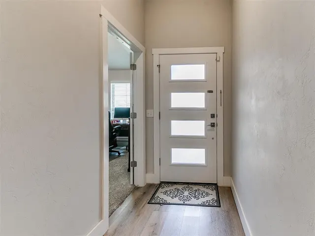Photo 8 — 5512 Cheyenne Road, Warr Acres, OK 73132