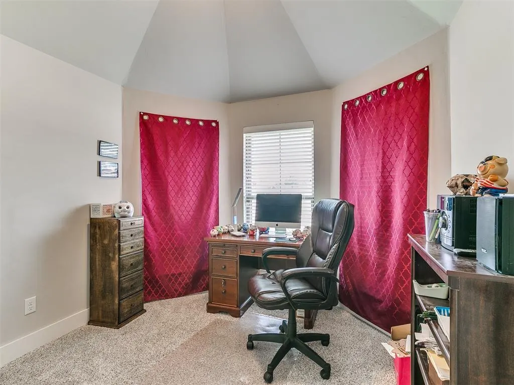 Photo 9 — 5512 Cheyenne Road, Warr Acres, OK 73132