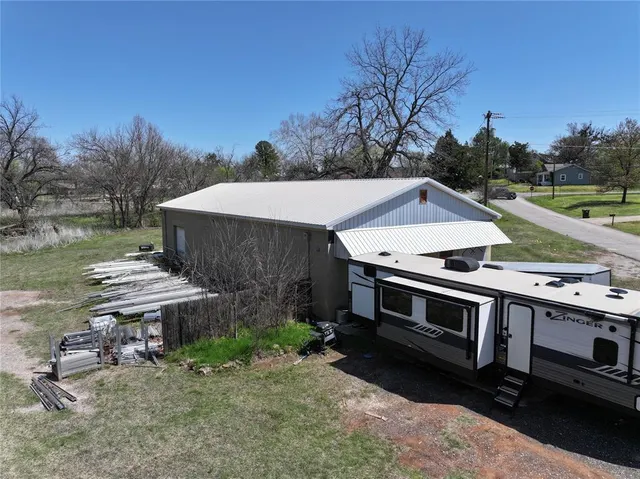Front exterior — 305 NE 3rd Street, Luther, OK 73054